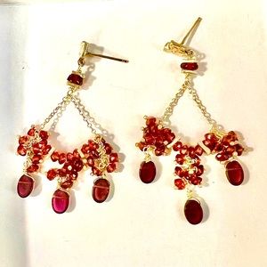 NWOT Silver and garnet chandelier earrings 1.5” long